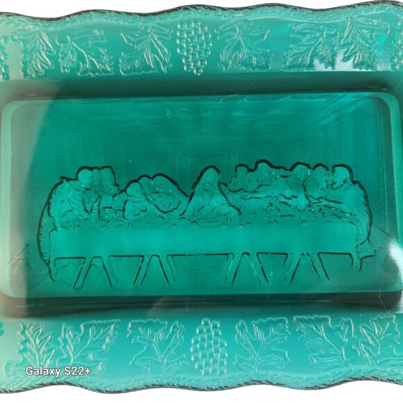 Vintage Indiana Tiara Glass Green Bread Plate With Last Supper Design - Picture 7 of 8